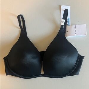 Calvin Klein Liquid Touch Bra Black Size 34C NWT